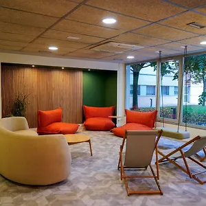 Residencia Universitaria Resa Abedules Appartamento